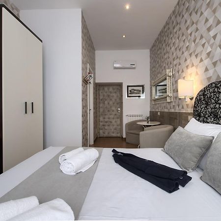 Domus Pietro Inn โรม ภายนอก รูปภาพ
