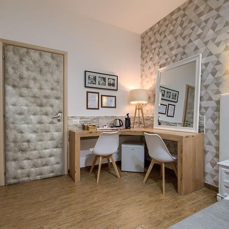 Domus Pietro Inn โรม ภายนอก รูปภาพ