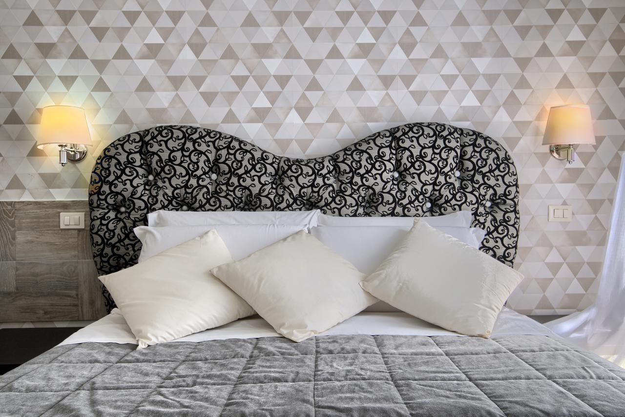 Domus Pietro Inn โรม ภายนอก รูปภาพ