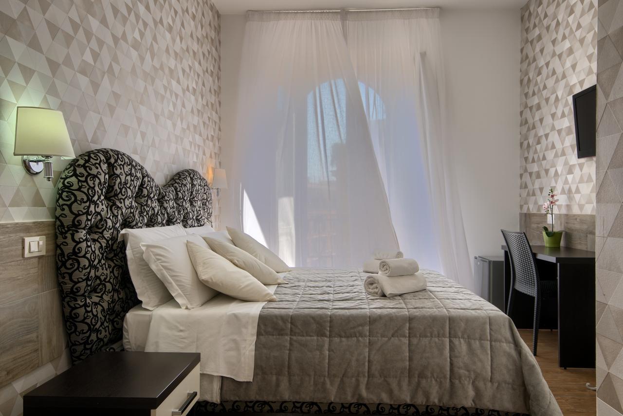 Domus Pietro Inn โรม ภายนอก รูปภาพ