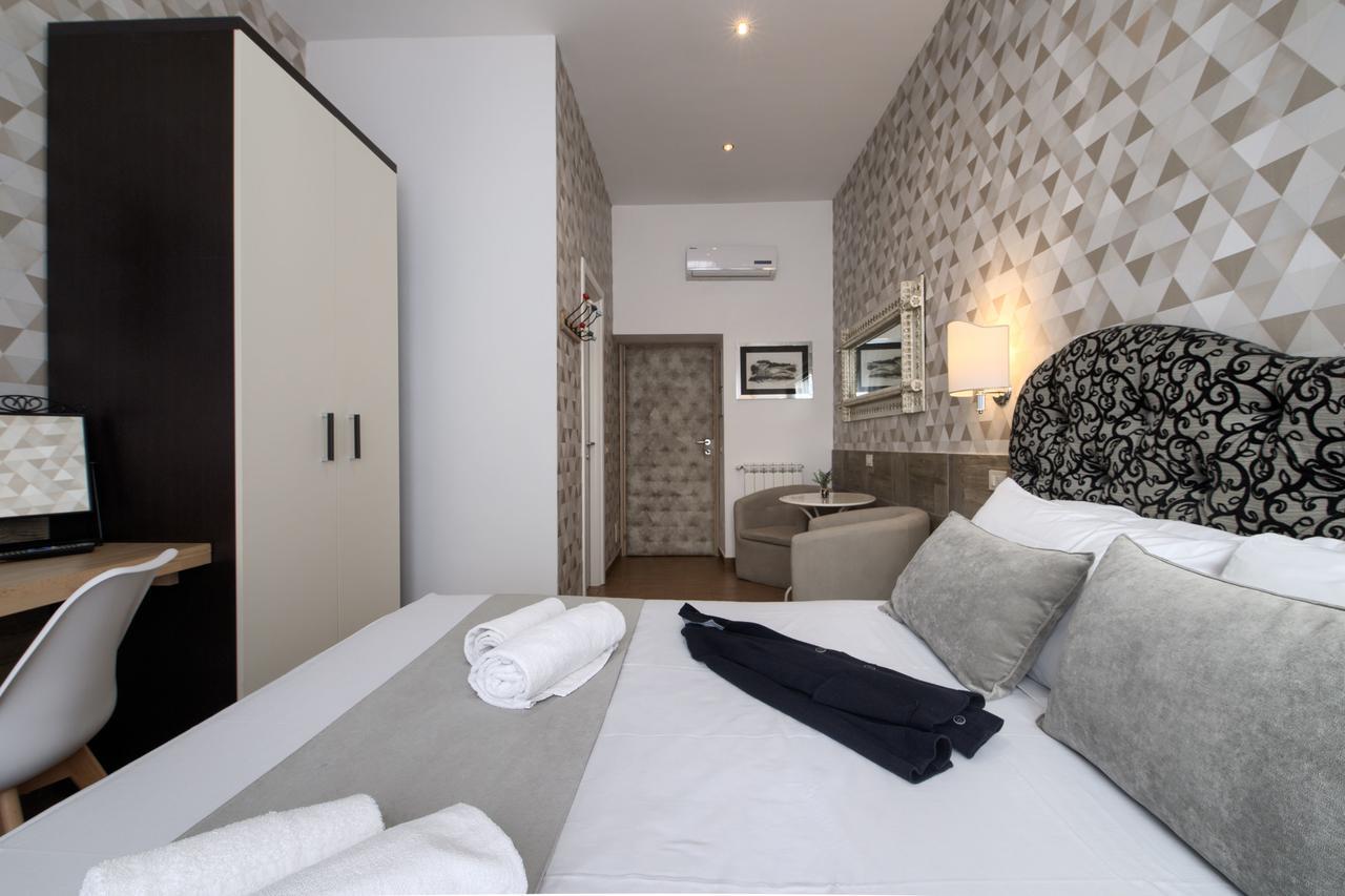 Domus Pietro Inn โรม ภายนอก รูปภาพ