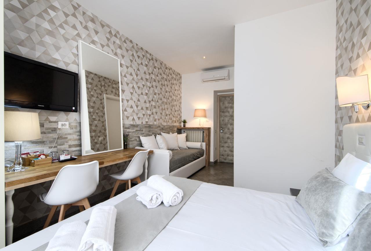 Domus Pietro Inn โรม ภายนอก รูปภาพ