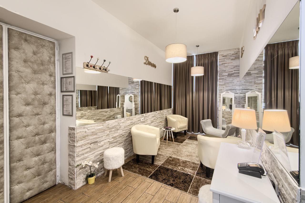 Domus Pietro Inn โรม ภายนอก รูปภาพ
